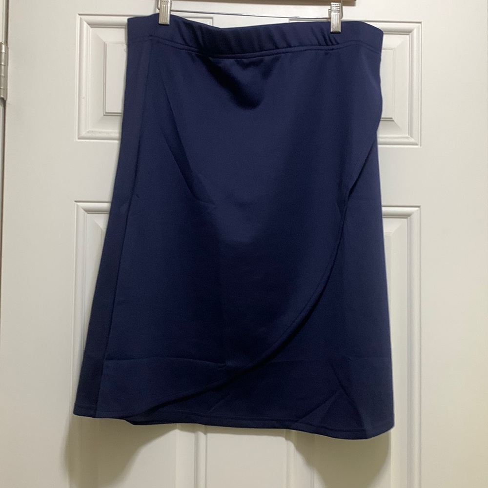 New-tags on skirt